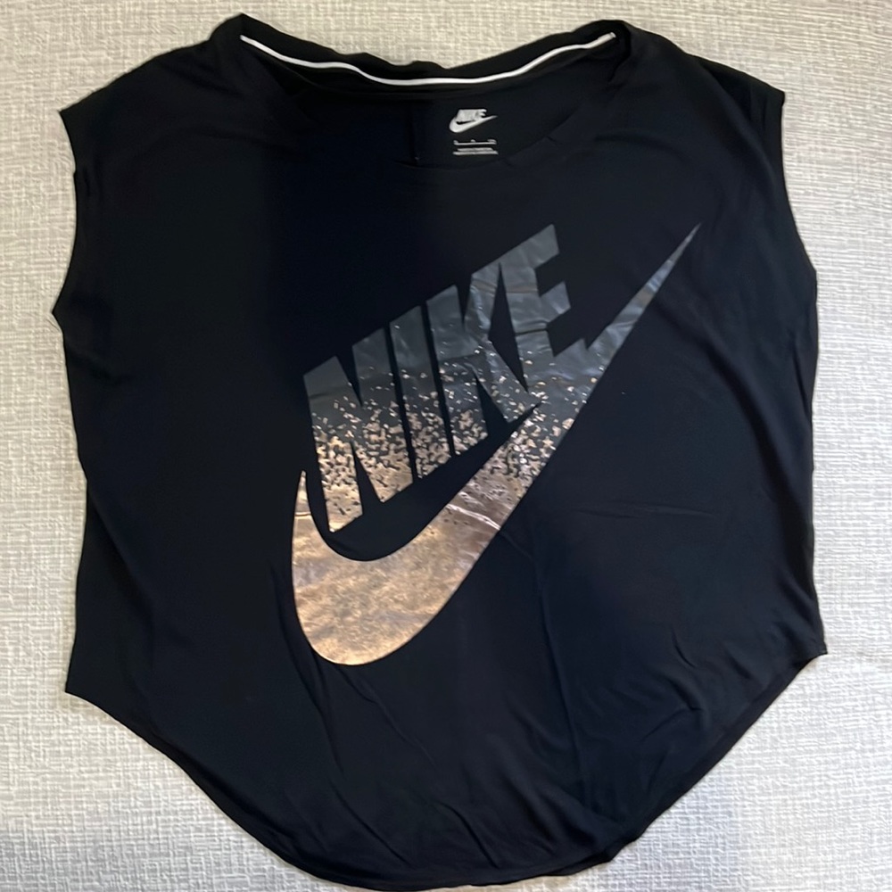 NIKE top